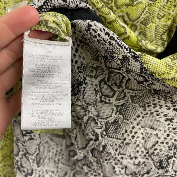 BCBG Maxazria Silk Blouse Top Print Green Black Semi Sheer Small - Picture 7 of 9